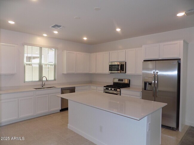 Building Photo - 1159 E Sabino Dr