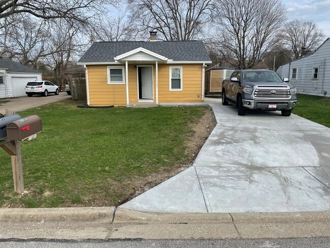 Building Photo - 1574 Montgomery Ave