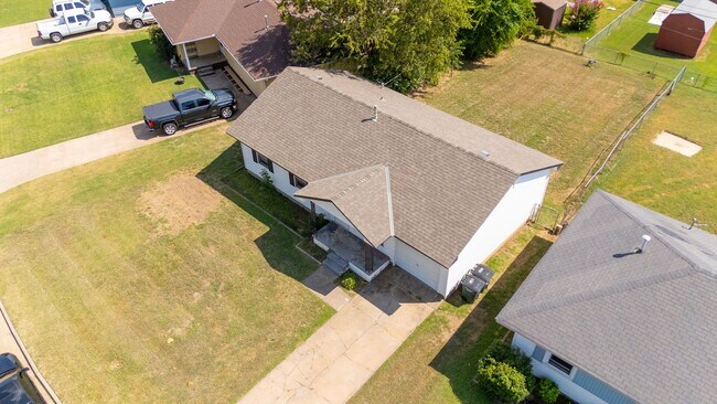 Building Photo - RENT TO OWN – DEL CITY, OK