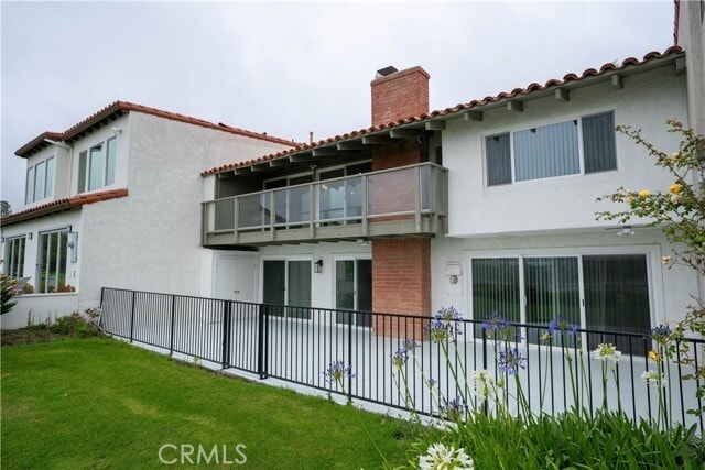 Building Photo - 633 Vista Bonita