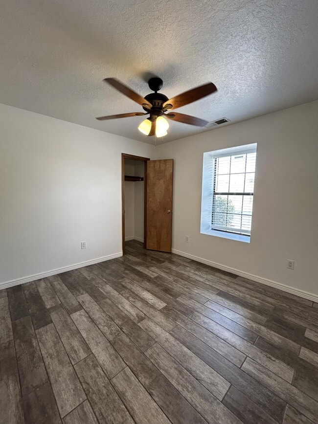 Building Photo - 6101 Equestrian Dr NW