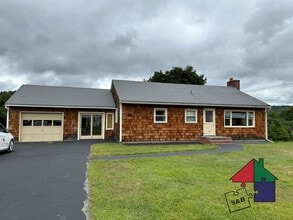 Building Photo - Stunning 2 Bedroom Home in Northfield!