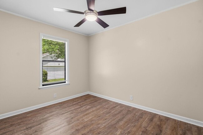 Building Photo - 118 Hope Ln