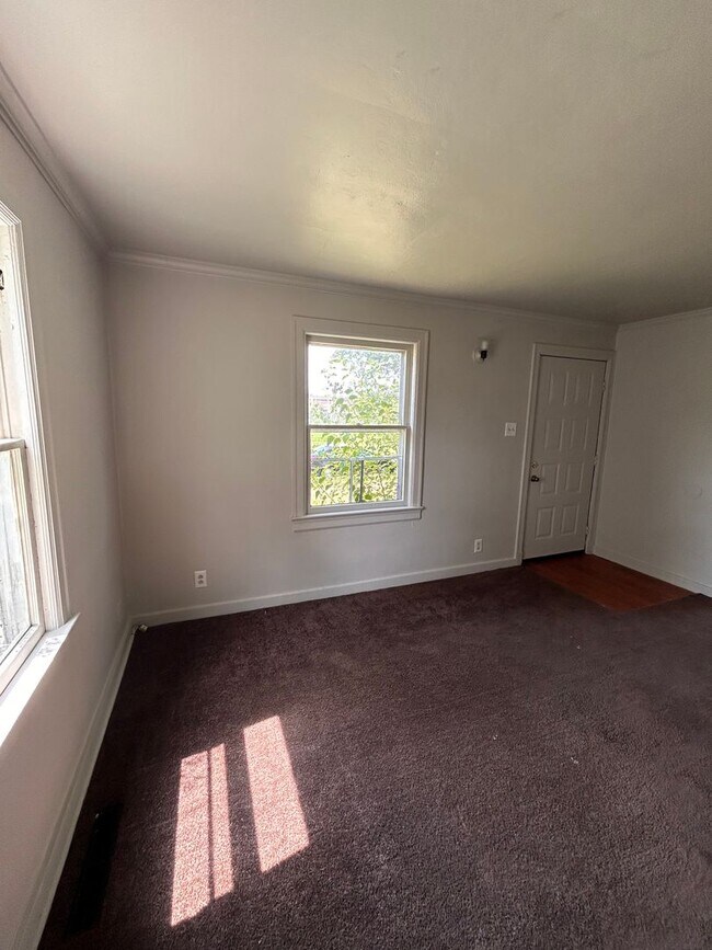 Building Photo - 3917 Avondale Dr