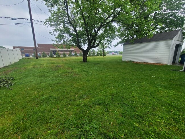 Building Photo - 137 Kingston Rd