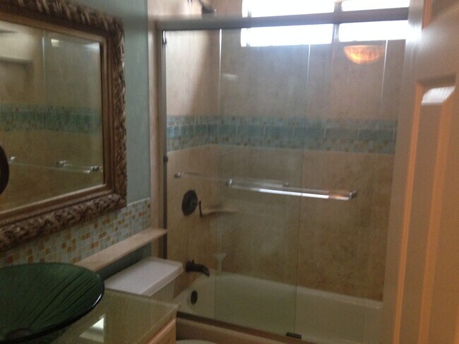 Building Photo - 722 Ensenada Ct
