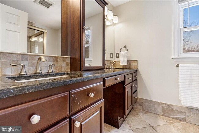 Building Photo - 27 Cartwright Dr