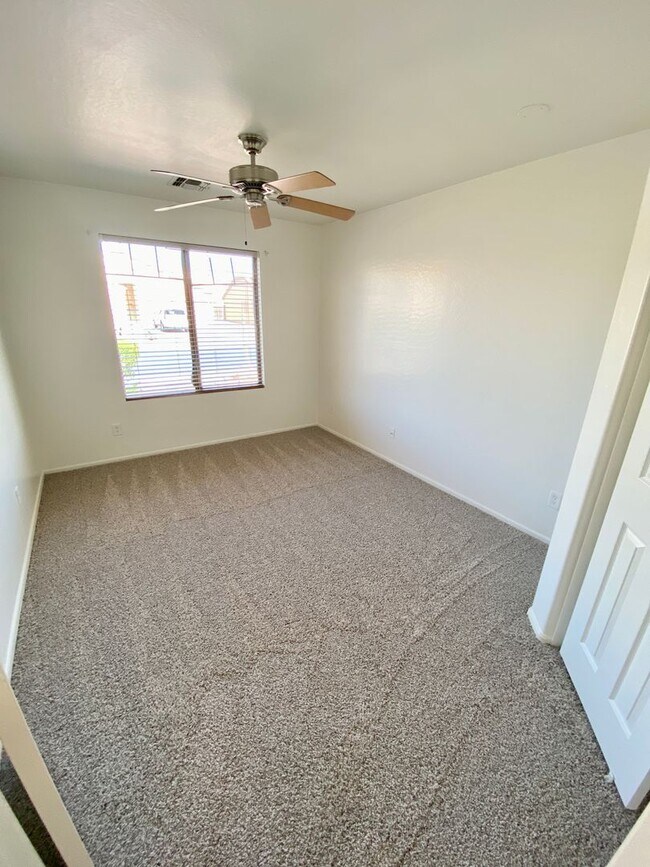 Building Photo - 3 Bed, 2 Bath in Rancho El Mirage