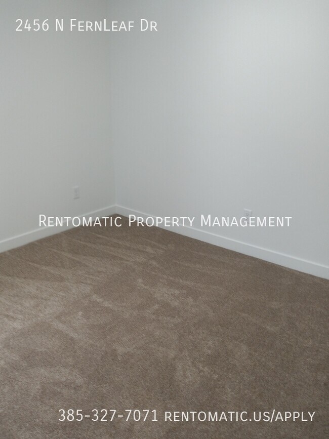 Building Photo - 2456 N Fernleaf Dr
