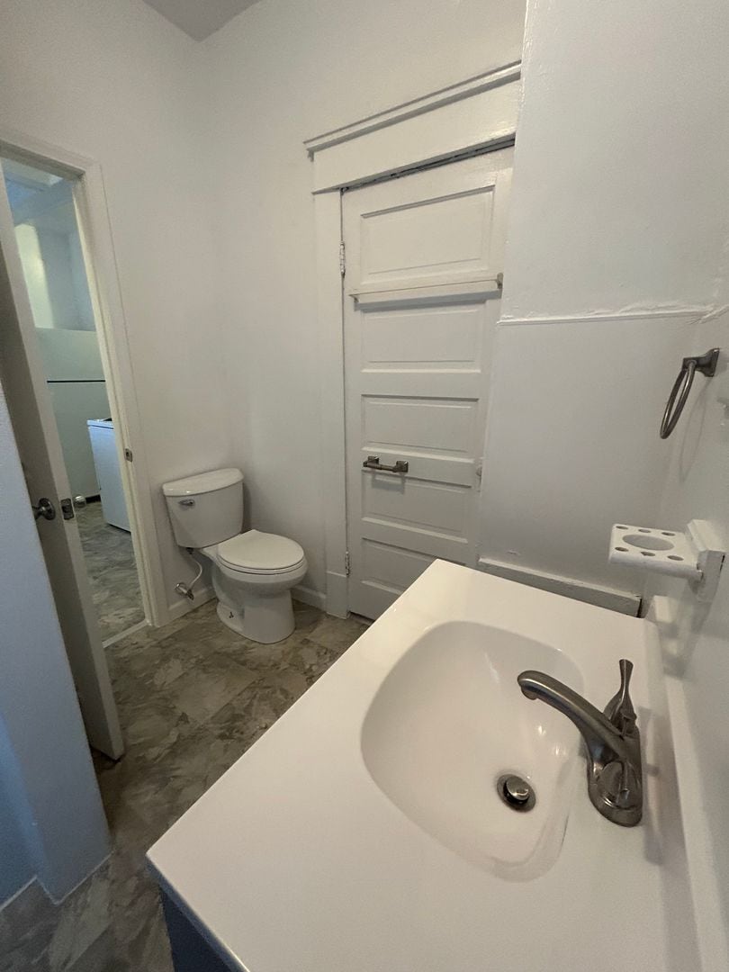 Building Photo - 1018-1024 Brown Street