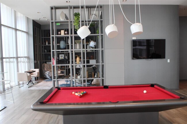 Building Photo - 1100S S Miami Ave