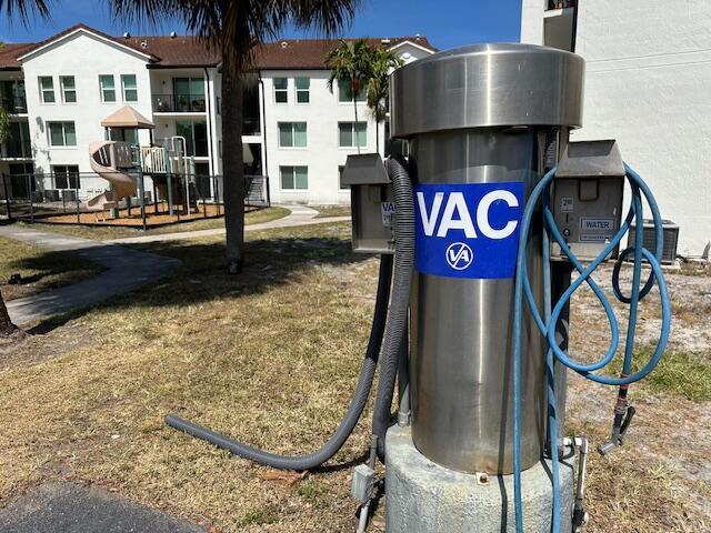 Building Photo - 401 Villa Cir