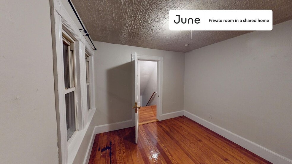 Building Photo - Room in Shared 6 bed/2 bath home in Allston