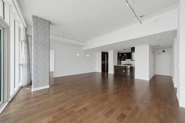 Building Photo - 800 Ave at Port Imperial