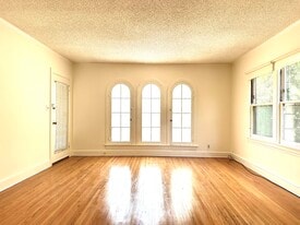 Building Photo - 1138 N Gardner St