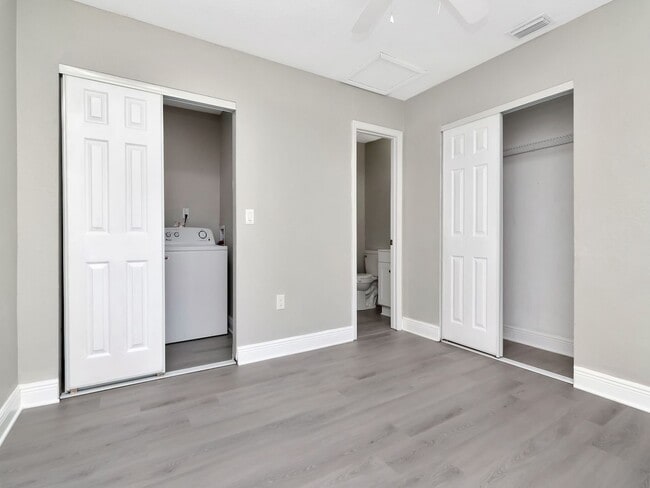Building Photo - Stunning Fully Renovated 3BR/2BA Unit | Move-In Ready