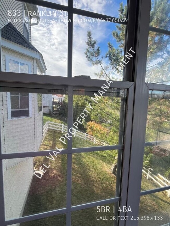 Building Photo - 833 Franklin St