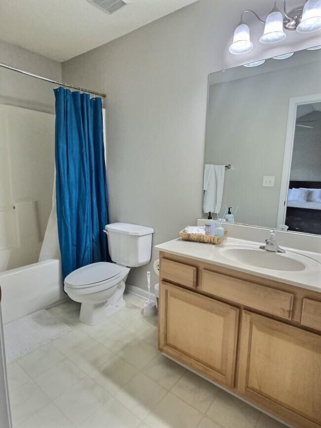 Building Photo - 8018 Christmas Ct