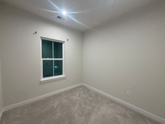 Building Photo - 2696 Azalea Garden Rd
