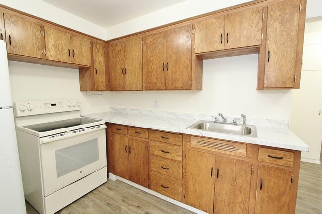 Building Photo - 1407 Ellis Ave