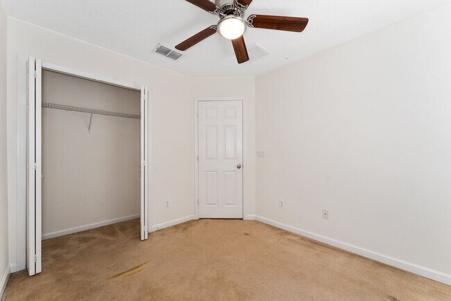 Building Photo - Nice 3/2.5 Townhouse in Enclave at Moss Pa...