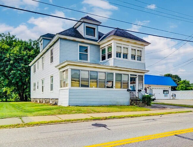 Primary Photo - 205 W Fulton St