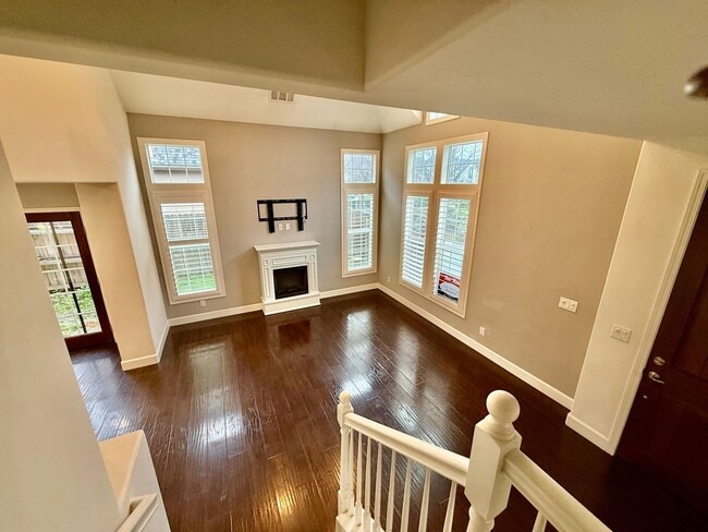 Building Photo - 3 bed plus den patio home