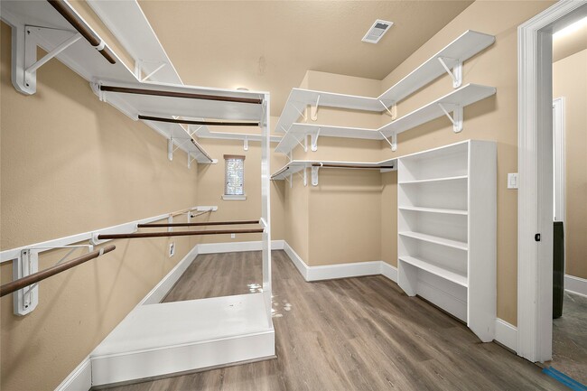 Building Photo - 5203 Heather Meadow Ln