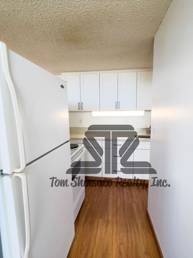 Building Photo - 1BR / 1Bath / 1Pkg - Rental at Century Park Plaza!