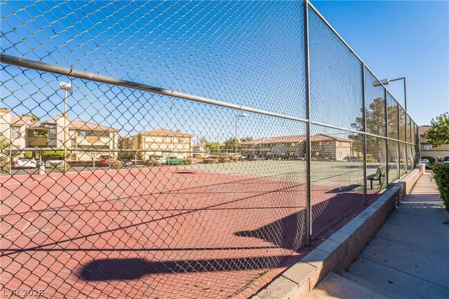 Building Photo - 7300 W Pirates Cove Rd