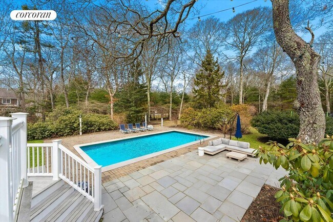 Building Photo - 44 Midhampton Ave