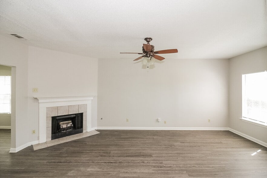 Building Photo - 7899 Brady Creek Cove