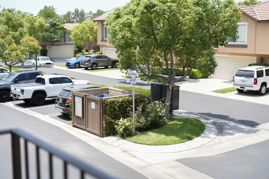 Building Photo - 8060 E Goldenrod Ln