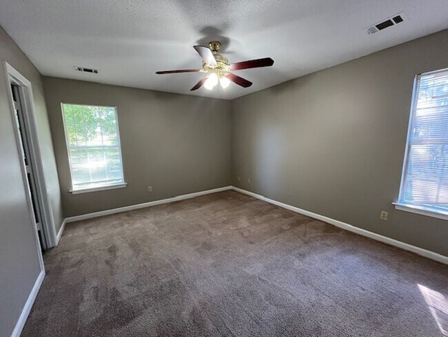 Building Photo - Renovated 3 Bedroom 2 Bath Home for Rent!!