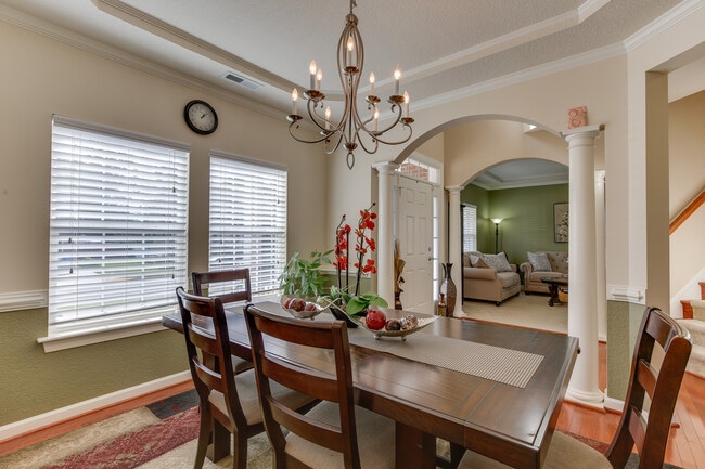 Building Photo - 1441 Kemp Bridge Dr