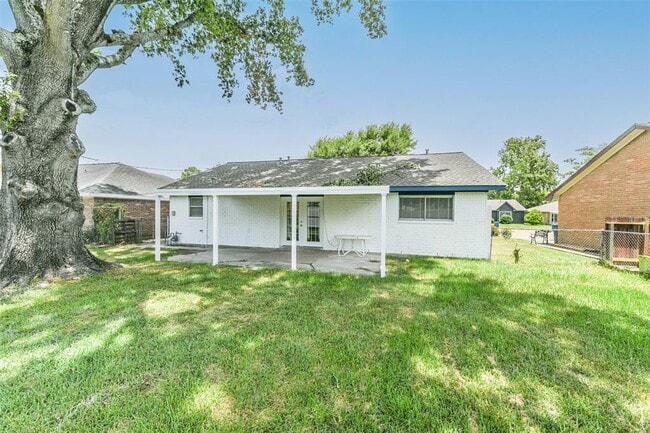 Building Photo - 5514 Vickita Dr