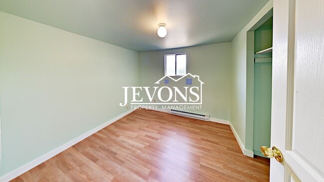 Building Photo - Pet-friendly single-family home in Tieton ...