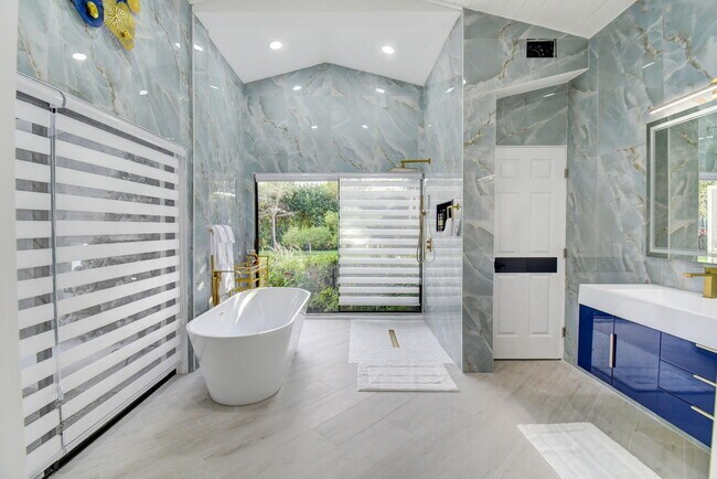 Building Photo - 13302 Doubletree Cir