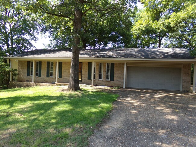 Building Photo - 11814 Ashwood Dr