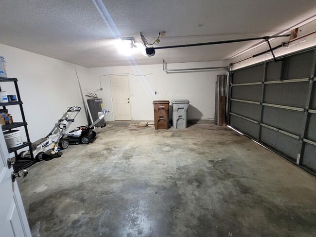 Building Photo - 9573 Brentwood Blvd