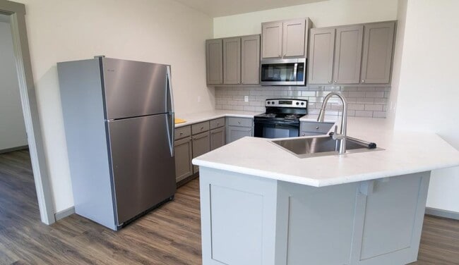 Building Photo - 1 Shamrock Cir
