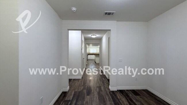 Building Photo - 15946 Silver Tip Way