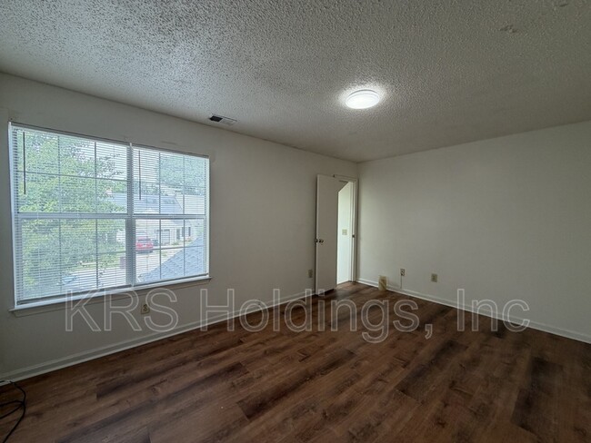 Building Photo - 1222 Corkwood Cir