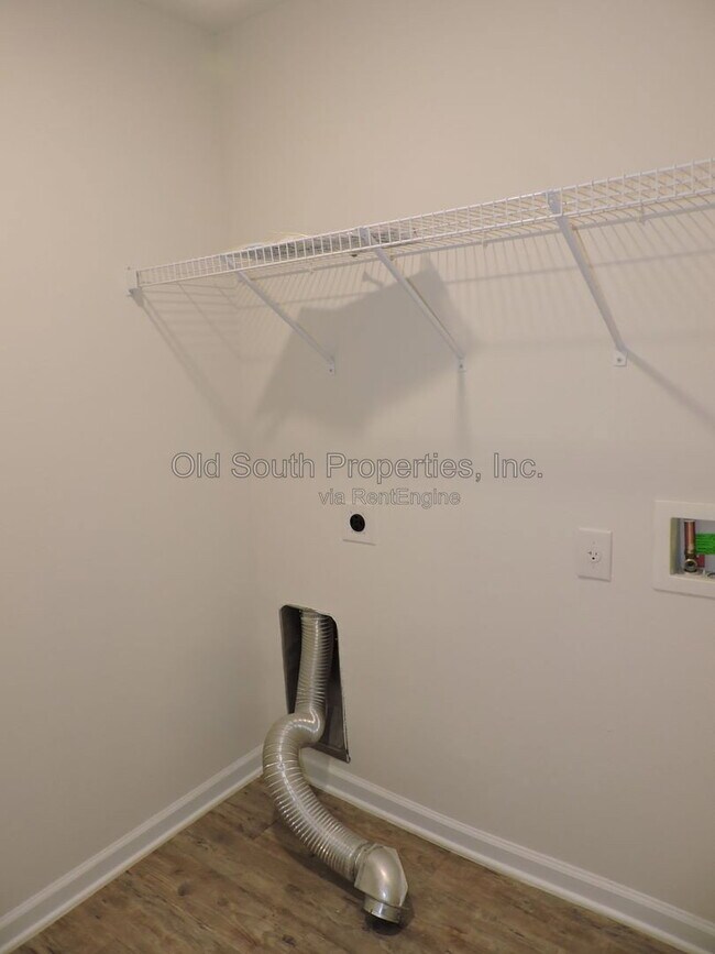 Building Photo - 5780 Blackhorse Cir