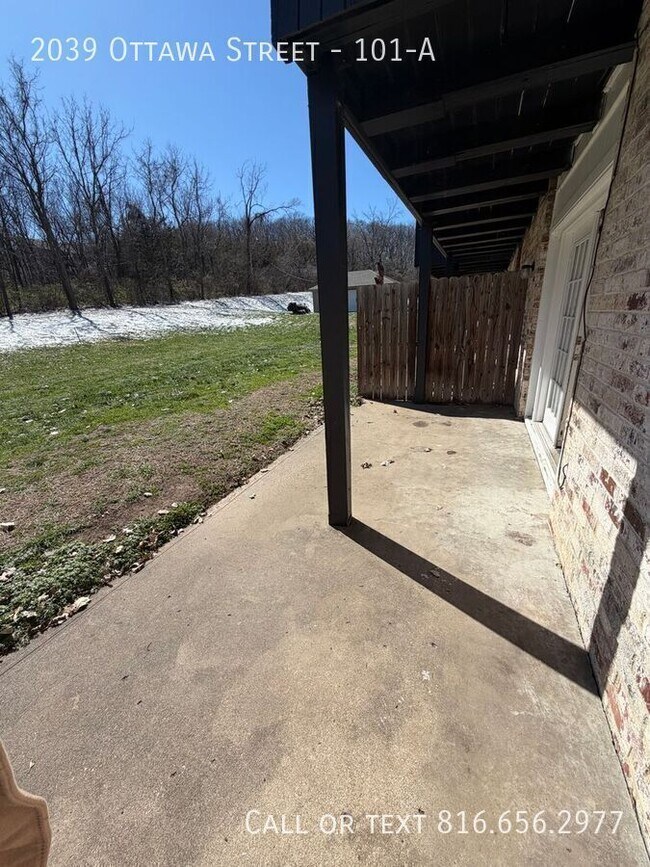 Building Photo - 2039 Ottawa St