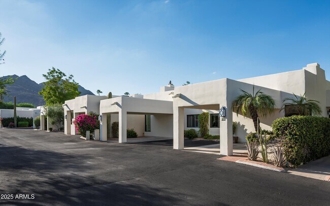 Building Photo - 5101 N Casa Blanca Dr