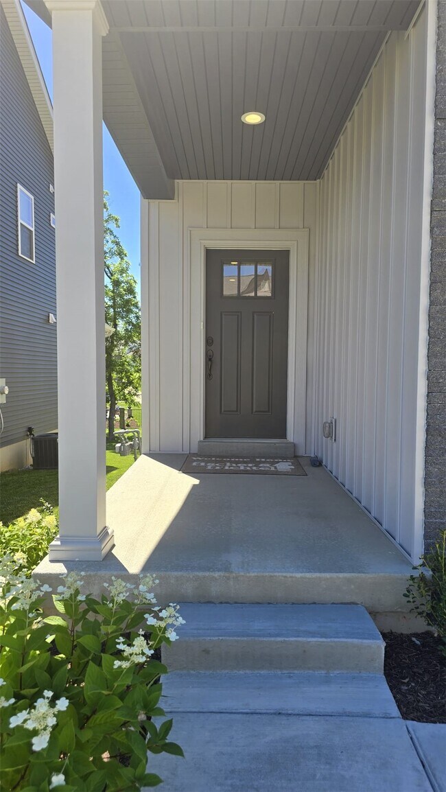 Building Photo - 49 Pheasant Ring Dr