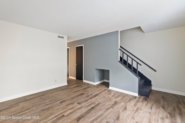 Building Photo - 4442 Dorothy Dr