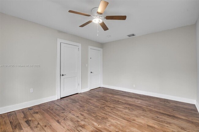 Building Photo - 314 NE 26th Terrace