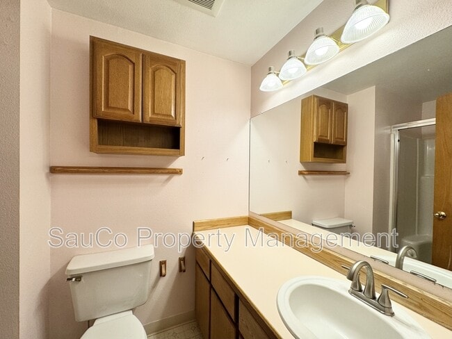 Building Photo - 1935 SE 75th Ct